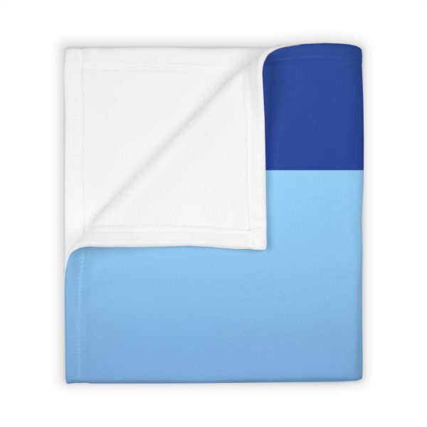 Throw Blanket - They're Here - Gradient Blue BG - Image 3